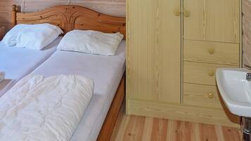 Rumah | 4 kamar tidur dan dilengkapi dengan perabotan berbeda-beda