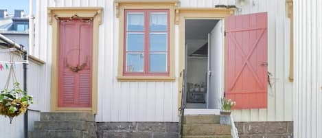 House | Exterior