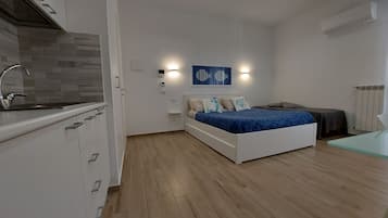 1 bedroom, iron/ironing board, travel cot, free WiFi