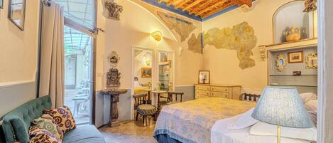 1 غرفة نوم وخدمة الإنترنت وملاءات أسرّة