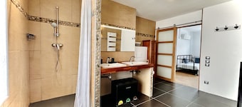 Reims Sherpa Guest House