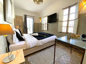 6 bedrooms, iron/ironing board, free WiFi, bed sheets - Palais Princesse (Marrakesh)