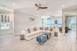 Smart-TV, Stereoanlage, Drucker