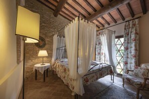 2 Schlafzimmer, Zimmersafe, kostenloses WLAN, Bettwäsche