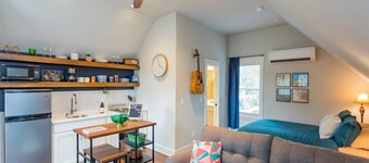 Gorgeous Downtown Nashville Guest Loft with Vintage Vibes!