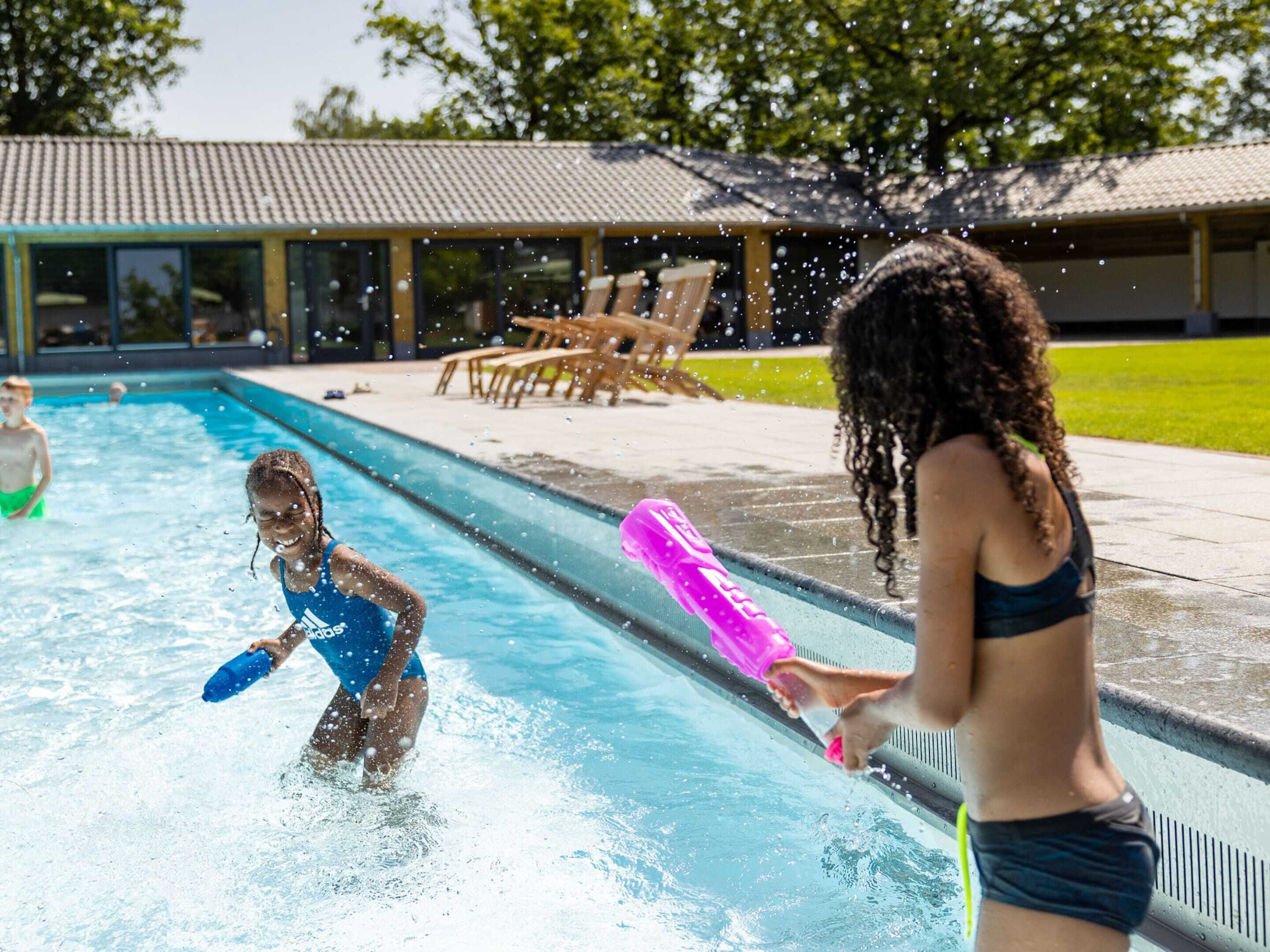 別墅 |  游泳池 | 室外游泳池