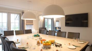 Villa | Restaurantes