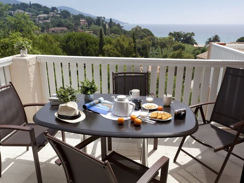 Attractive Apartment With Dishwasher, in Cozy Coastal Town