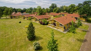 Exterior - Finnish, Wooden Bungalow with Microwave near Forest (Markelo)