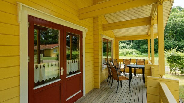 House | Balcony - Finnish, Wooden Bungalow with Microwave near Forest (Markelo)