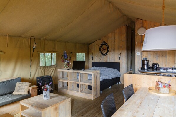 Tent | Living room