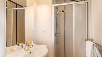 Chalet | Bathroom | Shower
