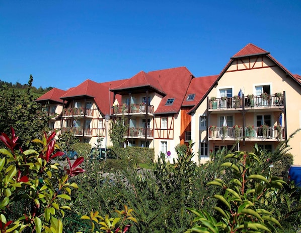 Exterior - Apartment in Bergheim Near Alsace Vineyards (Bergheim)
