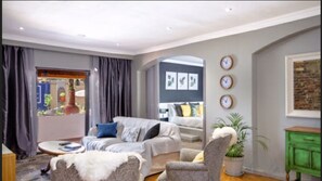 아파트 | 거실 공간 | 평면 TV