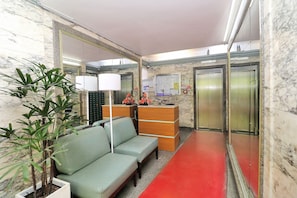 Apartment | Lobby