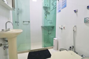 Basic Apartment | Bathroom | Free toiletries, towels - Rio Spot U041 (Rio de Janeiro)