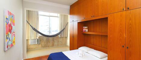 Appartement de base | 1 chambre, décor unique, espace de travail pour ordinateurs portables