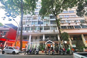 Basic Apartment | Exterior