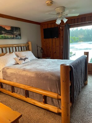 2 bedrooms, travel cot, free WiFi, bed sheets