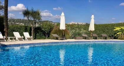 Splendid Villa in La Colle-sur-loup With Private Pool