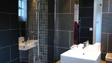 Villa | Bathroom | Bathtub, towels