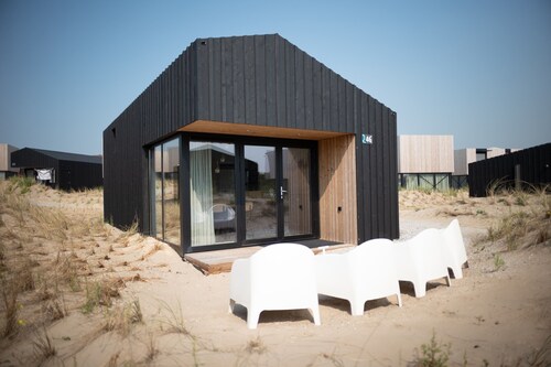 Modern Lodge With Dishwasher, Near the Sea