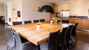 Villa | Dining