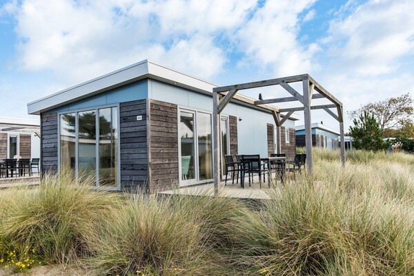 Modern Chalet With Dishwasher, Near The Beach - Ameland