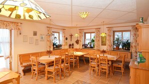 Apartment | Dining - Spacious Apartment in Schonsee With Sauna (Schoensee)