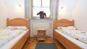 5 bedrooms, individually furnished, bed sheets