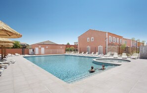 Pool - Maisonette in Aigues-mortes Near Camargue (Aigues-Mortes)