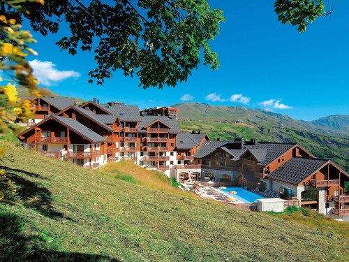 Nice Apartment With a Balcony Located 200 m. From the Slopes