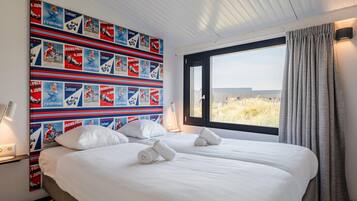 3 bedrooms, individually furnished, bed sheets