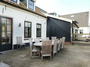 Balcony - Serene Holiday Home in Noordwijk aan Zee With Terrace (Noordwijk)