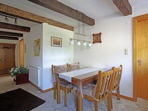 Dining - Apartment in the Sauerland Region on a Farm With Animals and Private Terrace (Eslohe)