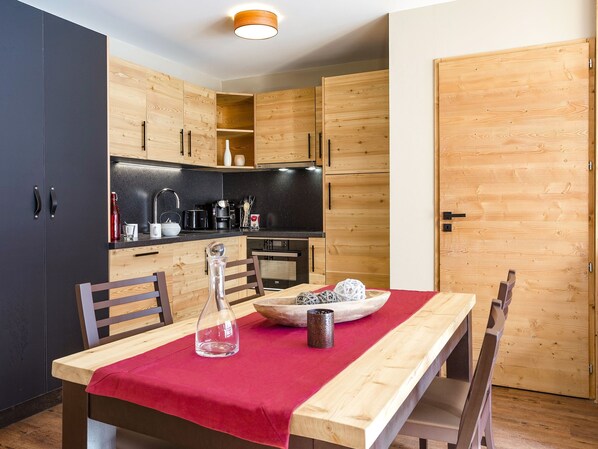 Apartment | Private kitchen - Savoyard Charm in Tignes (Tignes)