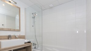 Apartment | Bilik Mandi