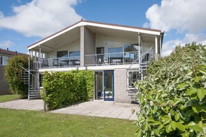 Exterior - Villa in Zeeland With Sauna & Beach Access (Kamperland)