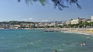 Unclassified image, 2 of 14, button - Nice Studio in the Heart of Cannes 200 m Away From the Beach (Cannes)
