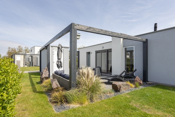 Bungalow | Property grounds