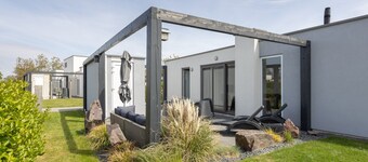 Modern Lodge With two Bathrooms, Near the Beach