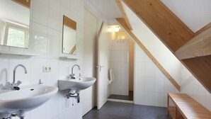 House | Bathroom - Amidst Fields, Woods and Sand Dunes (Luyksgestel)