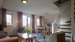 Bungalow | Dining - Carefully Furnished House with Bath near Mookerplas (Plasmolen)