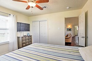 3 chambres, bureau, Wi-Fi gratuit, draps fournis