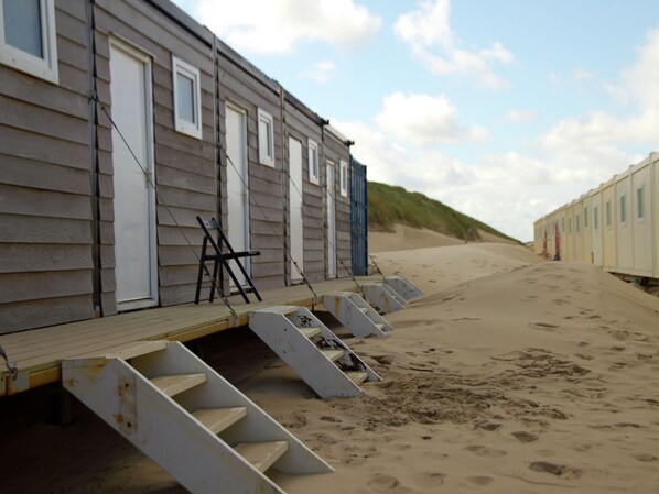 Exterior - Beautiful Holiday Home in Castricum Aan Zee With Dune Views (Castricum)