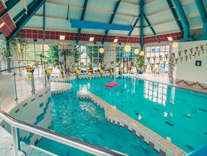 House | Pool | Outdoor pool - Lovely Holiday Home With Jetty Near Ijsselmeer (Medemblik)