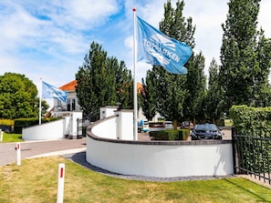 Exterior - Well-kept Chalet With Wifi, in Noordwijk, sea at 2.5 km (Noordwijk)