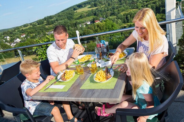 Villa | Outdoor dining