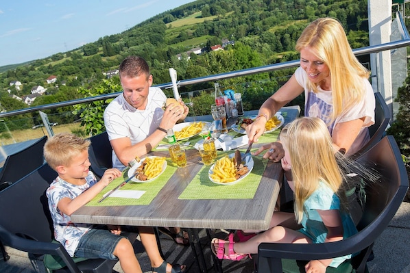 Villa | Outdoor dining