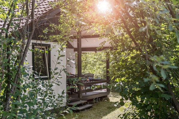 Villa | Restaurante al aire libre